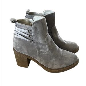 Olive Street size 9.5 gray suede heeled ankle boots booties